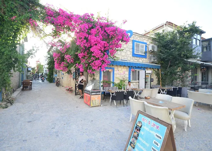 Usta X çırak Butik Otel İzmir