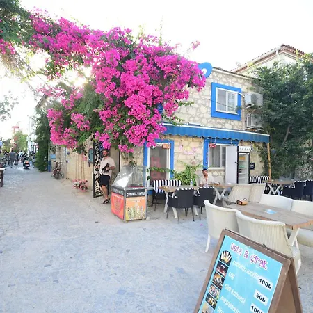 Usta X çırak Butik Otel İzmir