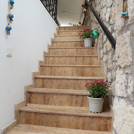 Usta X çırak Butik Otel İzmir